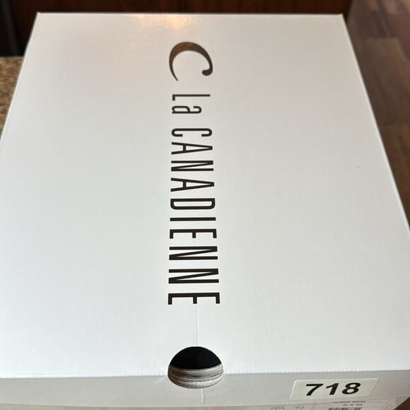 LA CANADIENNE Milo Black Waterproof Suede Buckle Accent Cushioned NEW 8.5 - Picture 9 of 9